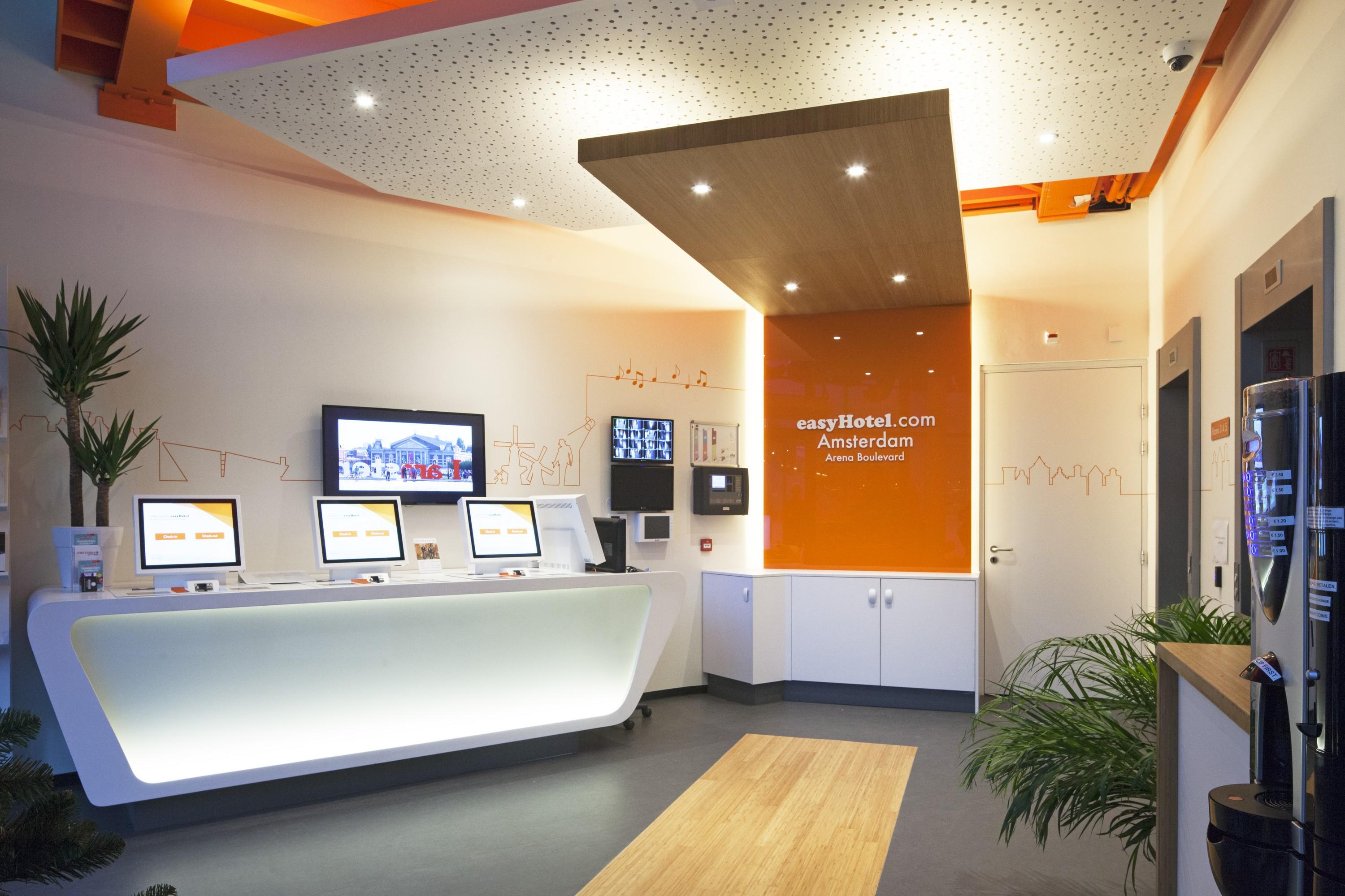 Easyhotel Amsterdam Arena Boulevard Bagian luar foto