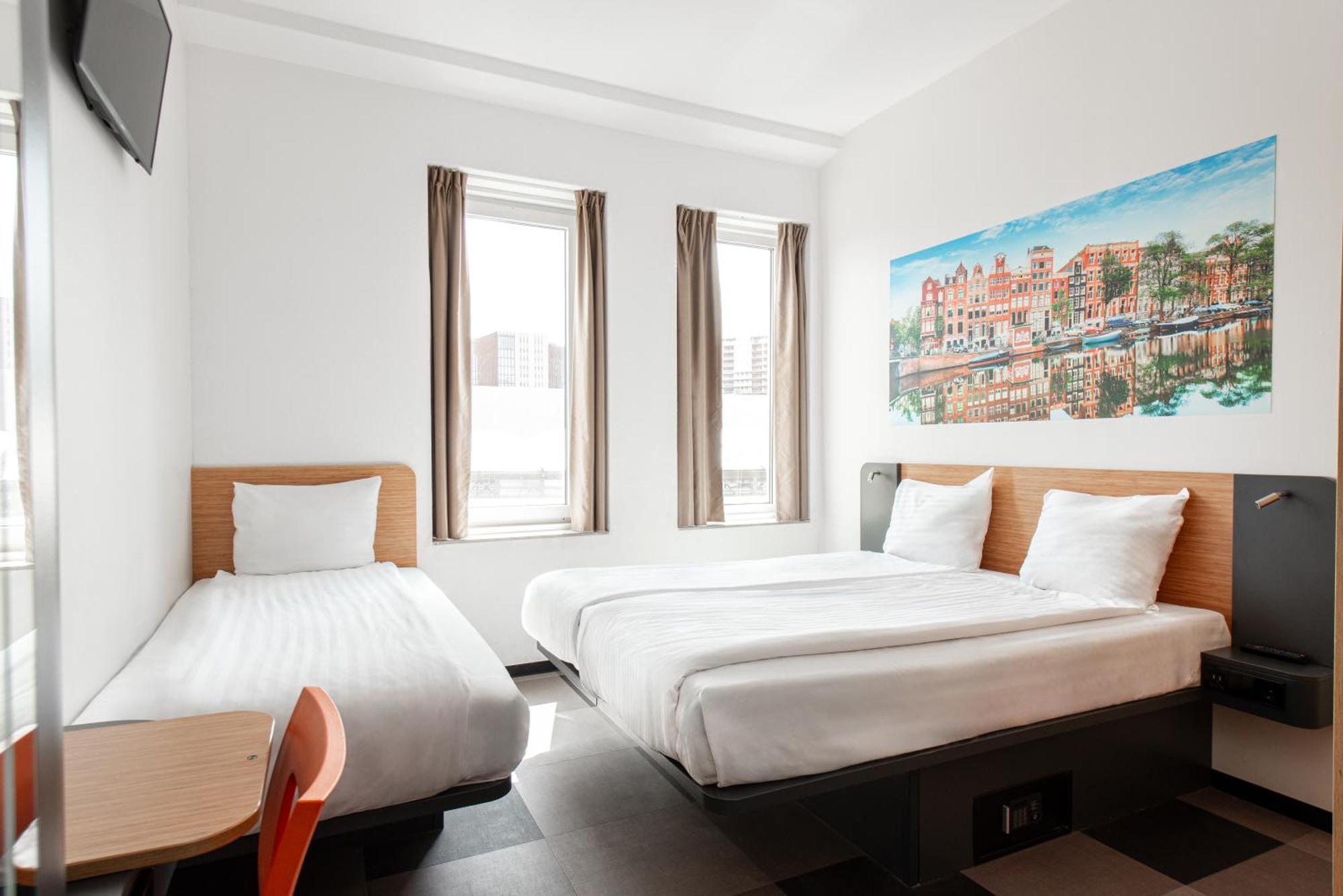 Easyhotel Amsterdam Arena Boulevard Bagian luar foto